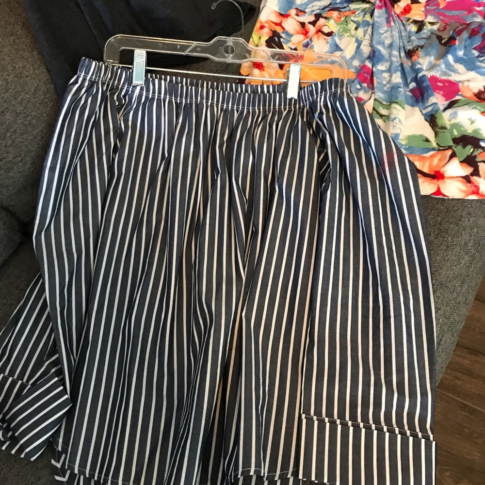 A bundle of 5 medium tops!